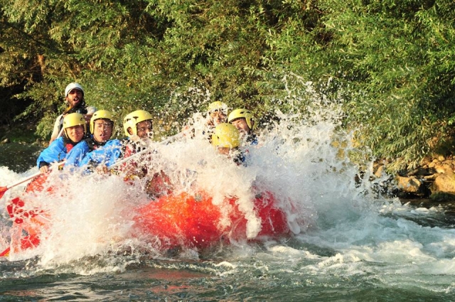 rafting.jpg
