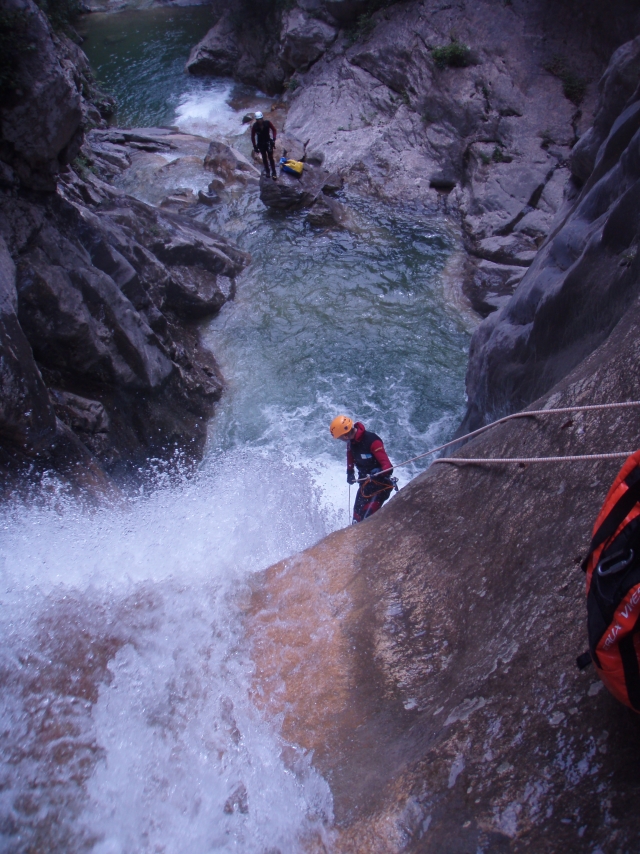  Rappelling 