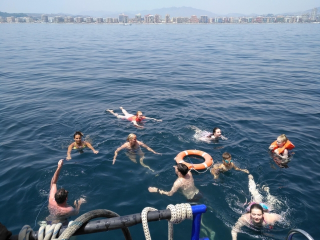  Fare il bagno dalla barca 