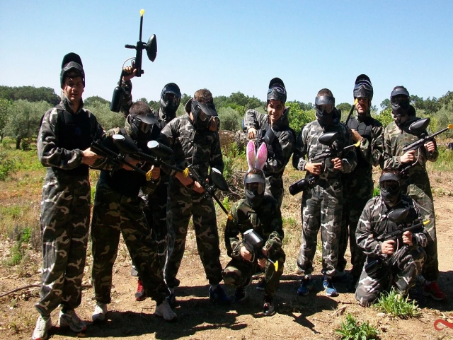 e-19705991-aventuvera-paintball-en-la-naturaleza172967142617296728098227.jpg