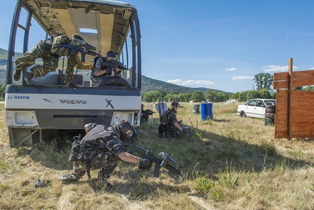 Bus as a trench 