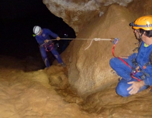 Bajando hasta la Cova de Sa Campana