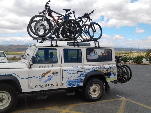 Vehículos de apoyo para largas rutas de BTT