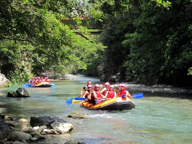 e-19707260-tramo-tranquilo-de-rafting14731613287295.jpg