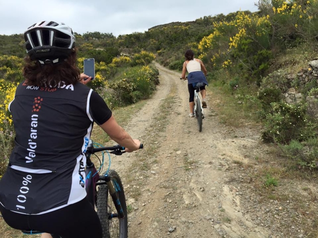 e-19707270-en-bici-hacia-el-cabo-de-creus14731525013840.jpg