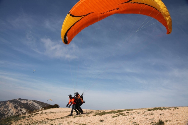 Carrera de despegue en parapente