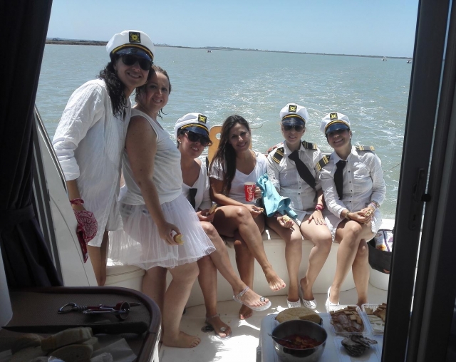 celebrando despedida soltera alta mar