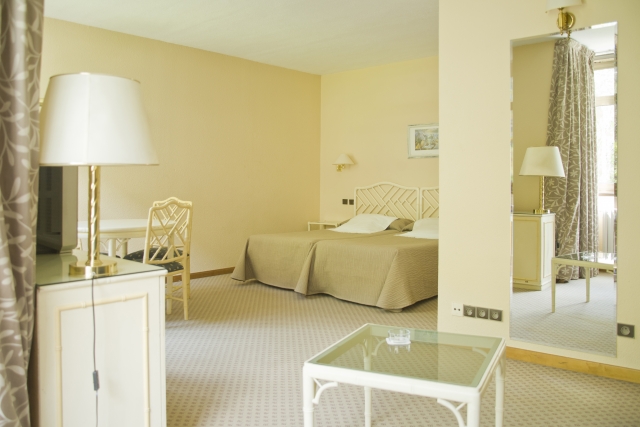 Estancia doble en colores crema