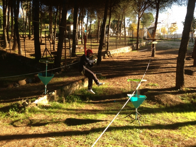  Throw the ball from the zip line 