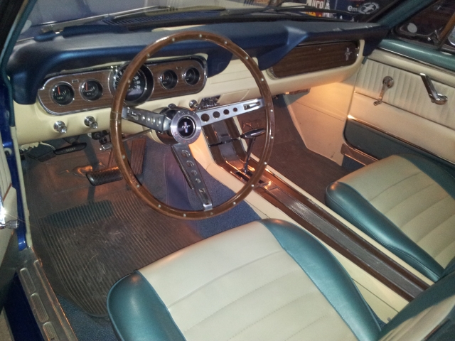 Frd Mustang V8 int.