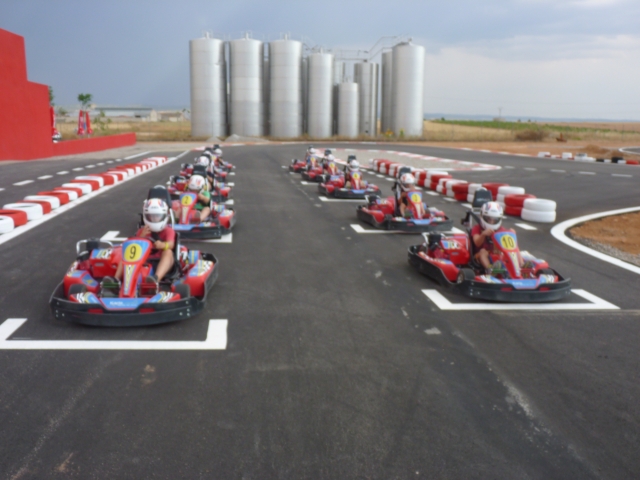  Drive a kart 