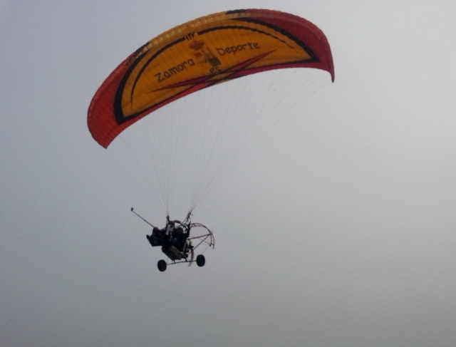 Opinião de Rebeca sobre Voo duplo de paramotor por Palência 20 minutos