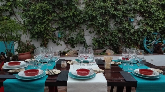  Tavola pronta per i commensali 
