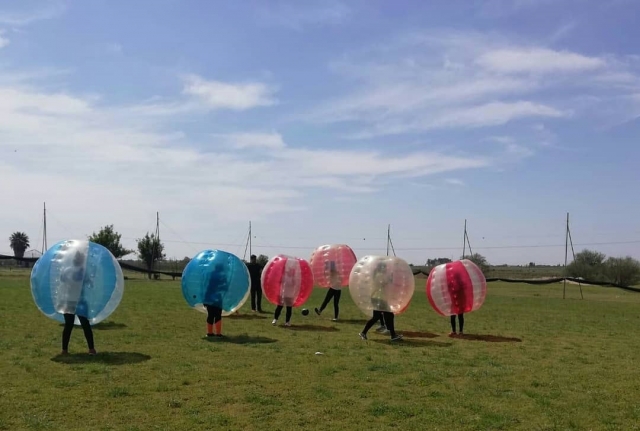  Zorbing game 