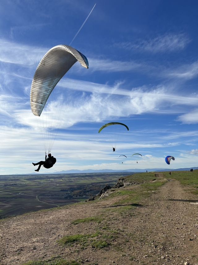 Opinión de Angela sobre Vuelo parapente en La Muela de Alarilla y vídeo