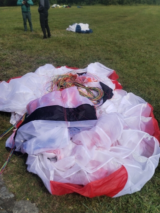 res_o-66815-parapente_de_laura-dago-rodriguez_177905168032.jpg