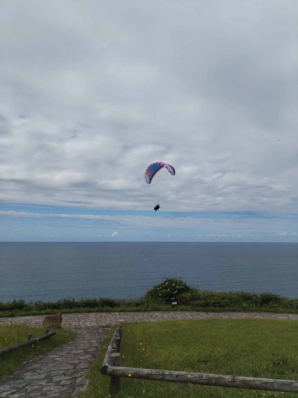 res_o-66815-parapente_de_laura-dago-rodriguez_1779051669356.jpg