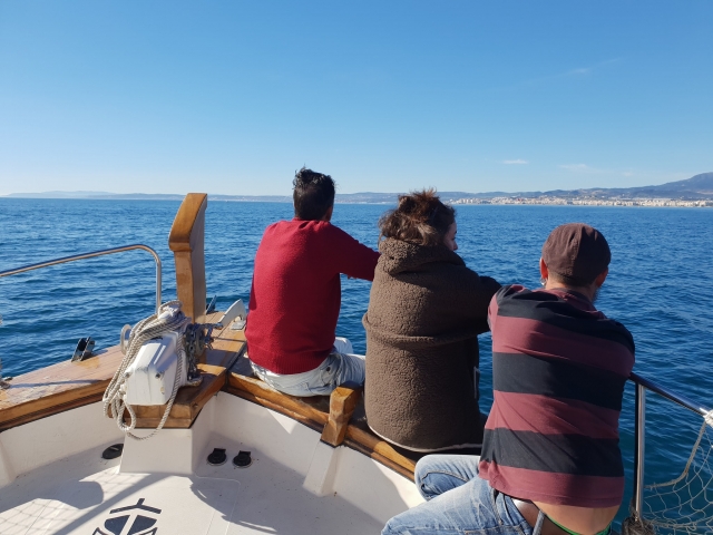  Giro in barca con la famiglia 