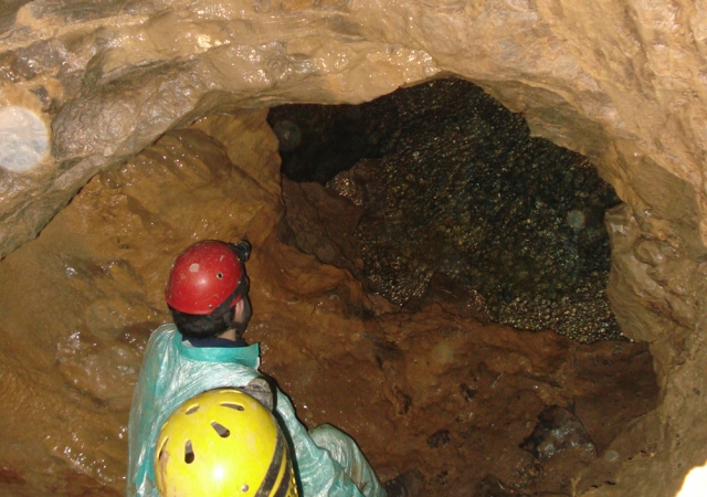 Nacimiento del río en la cueva