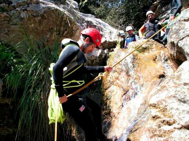 Rapelando hacia el rio