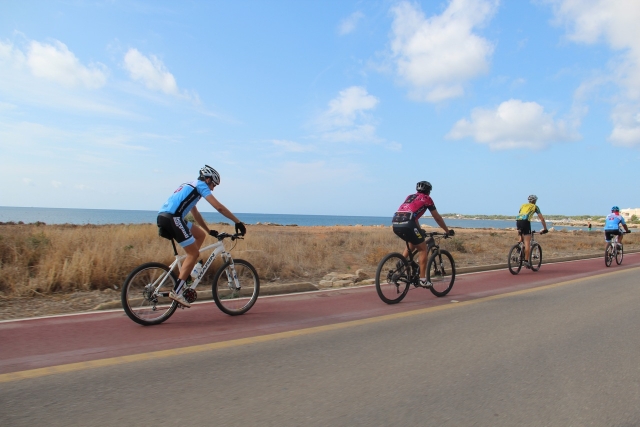 ruta ciclista por la carretera 
