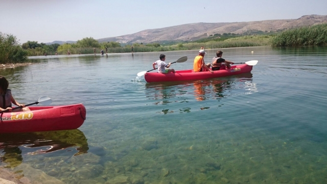 Paseo en kayak por el rio