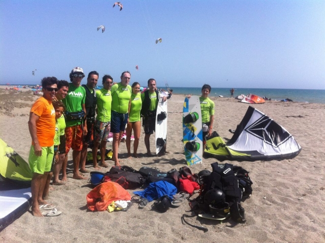 Cursos de kitesurf en playa granada