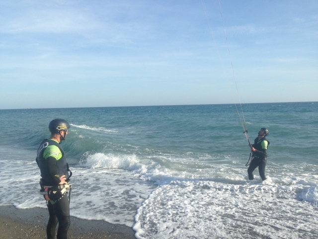 Aprende kitesurf con AWA