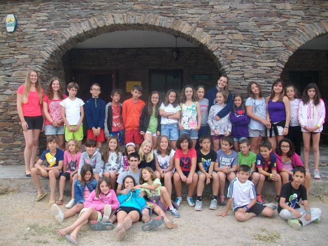 grupo de ninos campamento selene