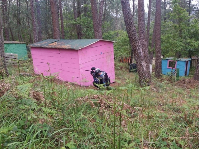  Sparare dietro la cabina rosa 