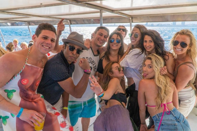 Grupo en barco