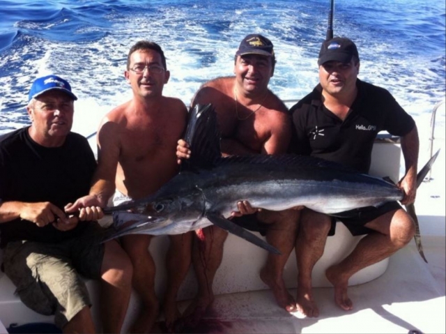 Jornada de pesca con amigos en Cadiz