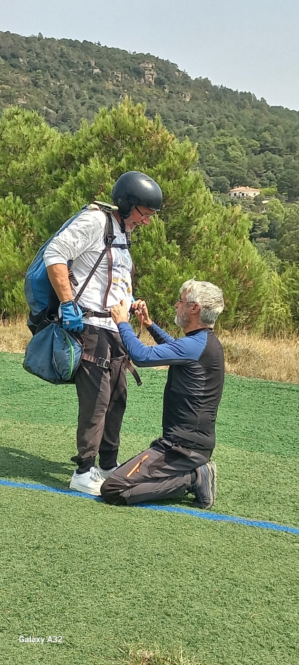 res_o-65960-parapente_de_valerie-et-philippe-rossel_17603441638015.jpg res_o-65960-parapente_de_valerie-et-philippe-rossel_17603441638015.jpg