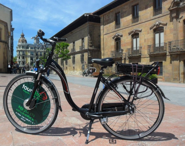  bicicleta no bairro antigo de oviedo 