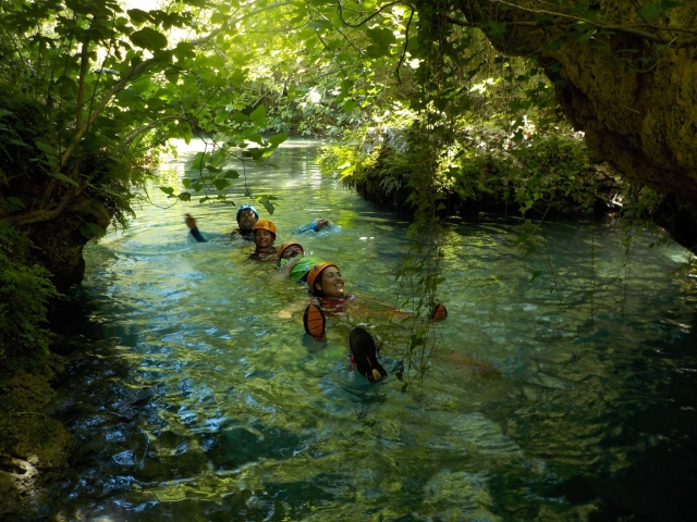  Passaggio attraverso la piscina 