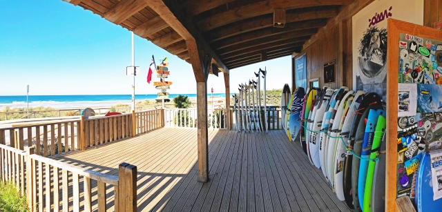 Escuela situada junto al mar en Vejer