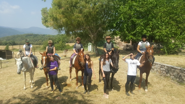 Grupo de jinetes