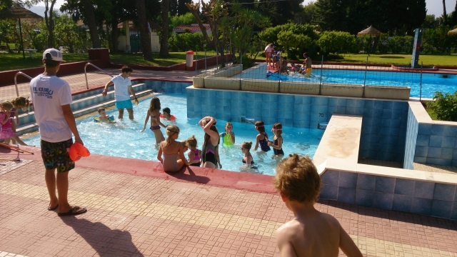  Club Camp kids in the pool 
