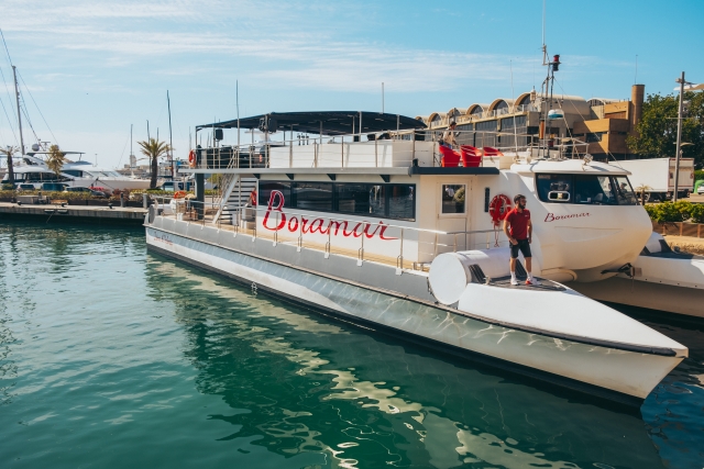  Un de nos bateaux au port 