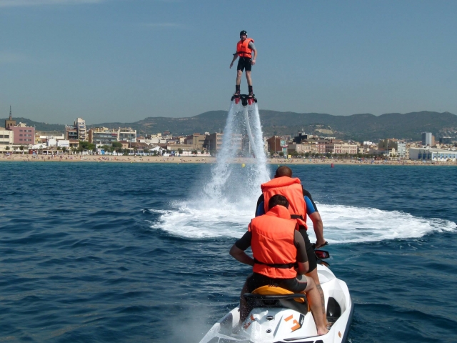 Volando delanle de la jet ski