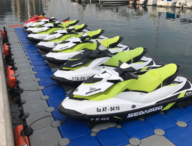 Flota de motos Seadoo en Badalona
