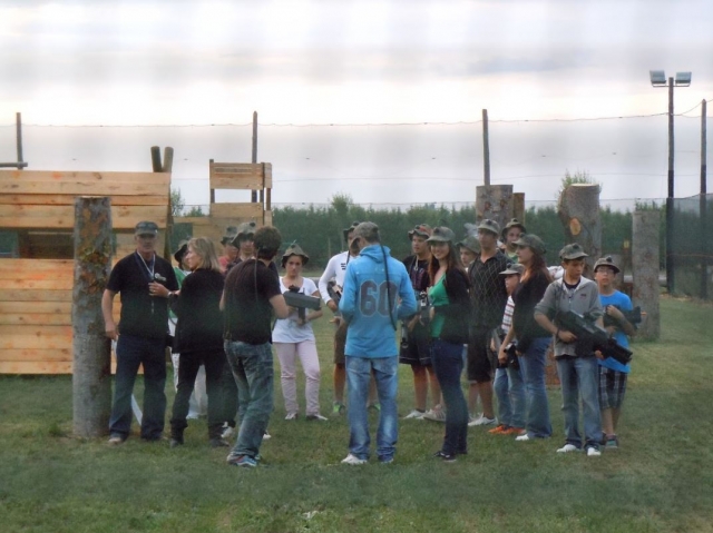 Wir bereiten uns darauf vor, in Sant Pere Laser zu spielen