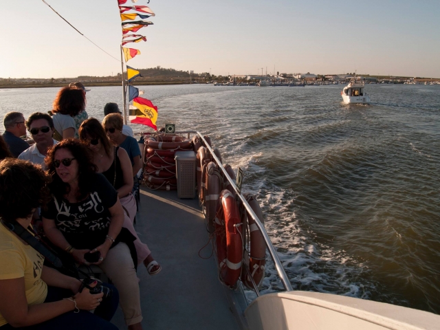 Navegando en el barco de Huelva