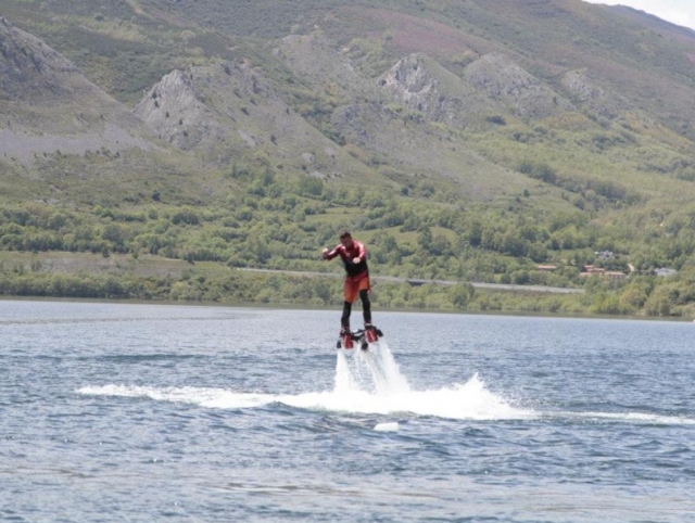 Primer metro encima del agua