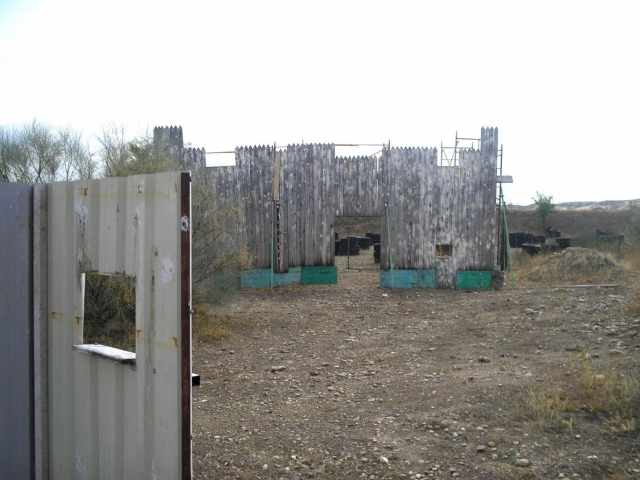 Construcciones de madera en el campo de juego