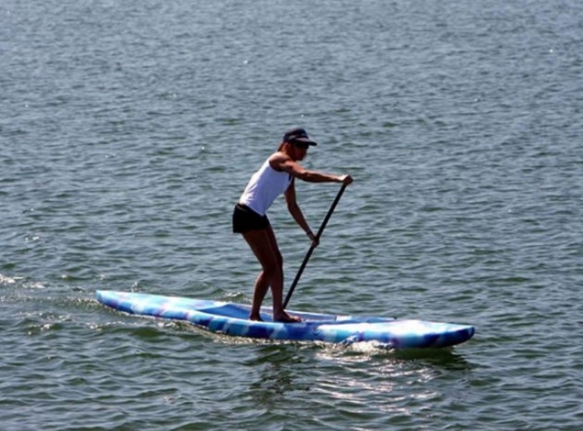 Remando en la tabla de SUP