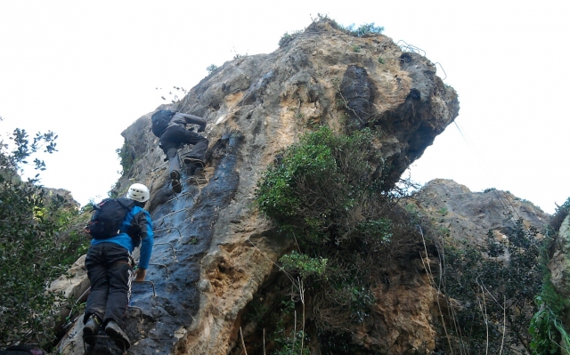  Scalata sulla grande roccia 