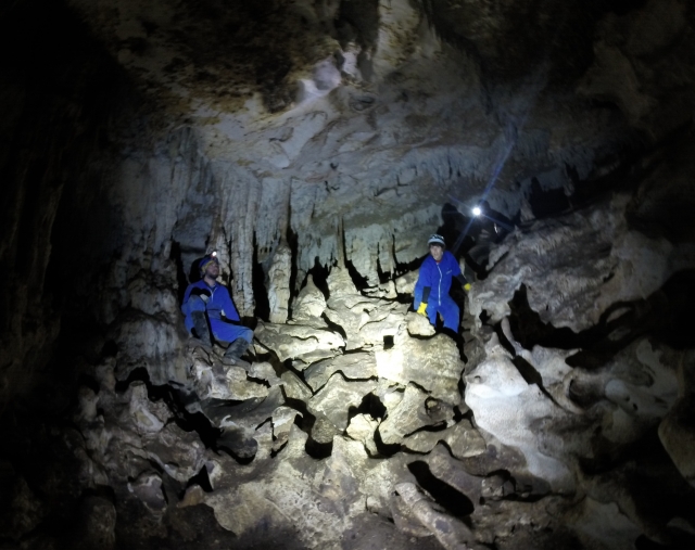  Dentro la grotta 