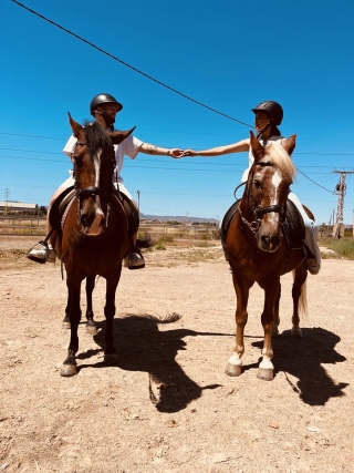 res_o-65301-rutas-a-caballo_de_ana-hernandez_06c0f456-fba7-4b42-9994-abca8ba00461_17550087751173.jpeg