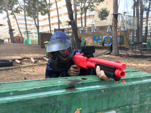  Soft paintball game 